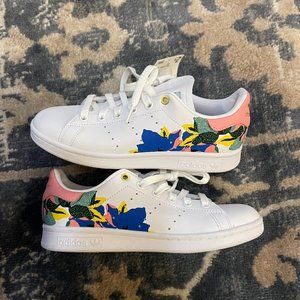 NWT Adidas Stan Smith Floral rare print! Size 5.5
